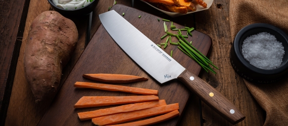 MIU Chef´s 8" knife with a walnut handle 